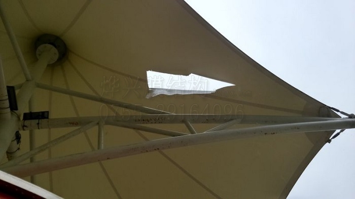 膜結(jié)構(gòu)修補(bǔ)-深圳市燁興膜結(jié)構(gòu)工程有限公司 膜結(jié)構(gòu)修補(bǔ).jpg