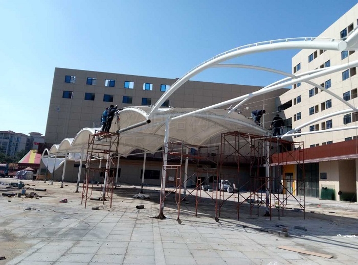 燁興佛山和富商業(yè)中心膜結(jié)構(gòu)安裝的那點事