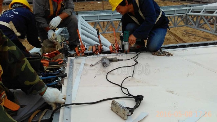 膜結(jié)構(gòu)安裝工藝-燁興膜結(jié)構(gòu) 膜結(jié)構(gòu)安裝工藝.jpg